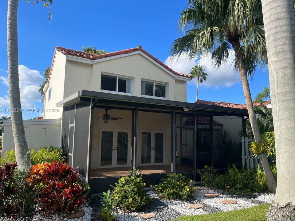 For Rent: $3,000 (2 beds, 2 baths, 1410 Square Feet)