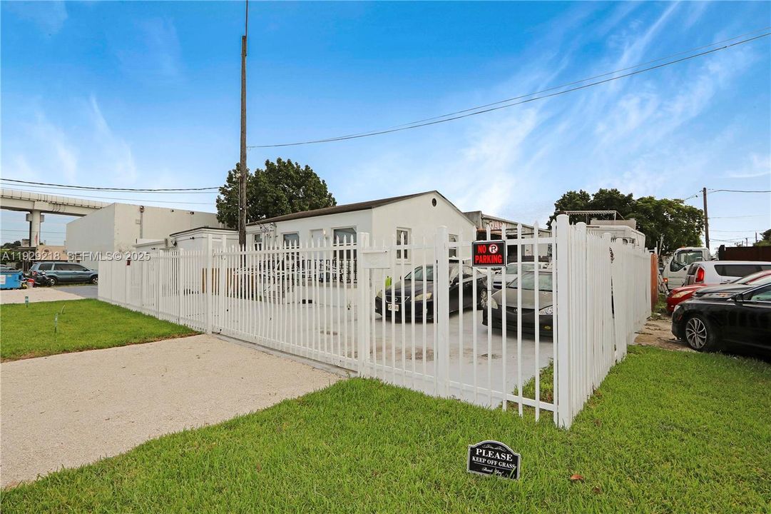 待售: $750,000 (0 贝兹, 0 浴室, 0 平方英尺)