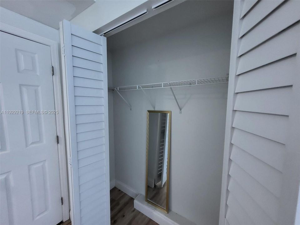 For Sale: $500,000 (4 beds, 3 baths, 1271 Square Feet)