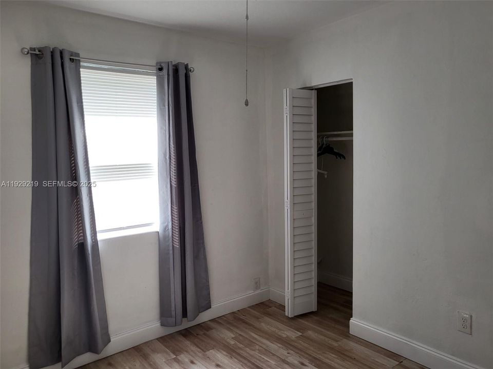 For Sale: $500,000 (4 beds, 3 baths, 1271 Square Feet)