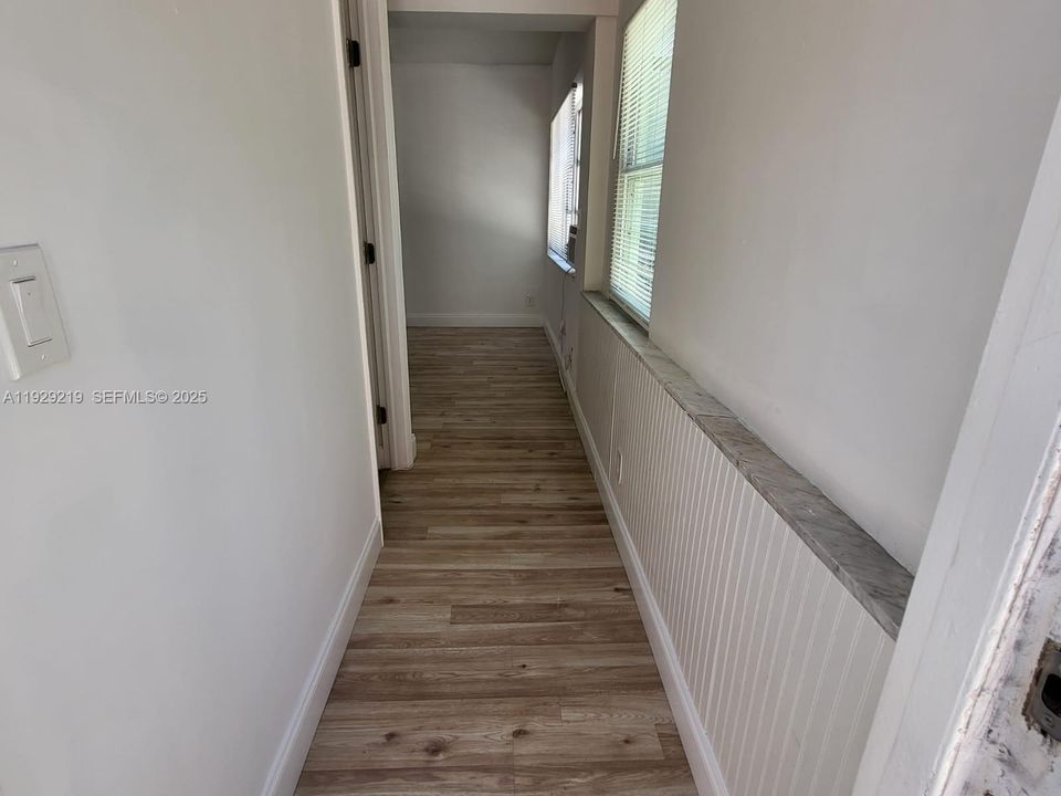 For Sale: $500,000 (4 beds, 3 baths, 1271 Square Feet)