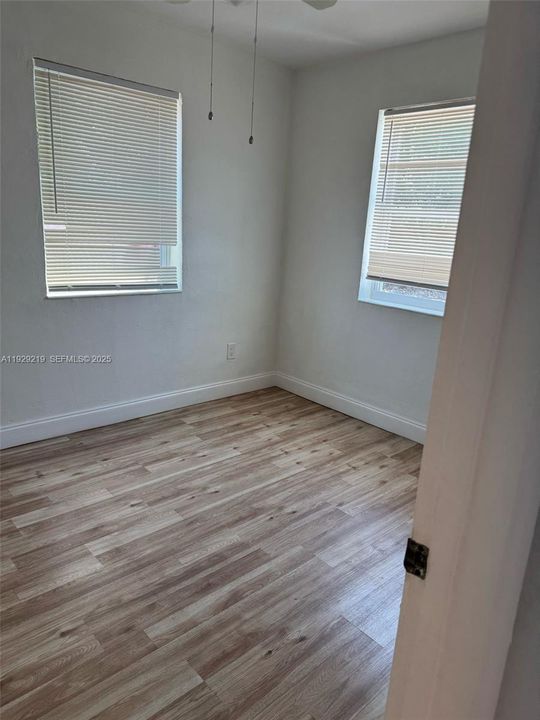 For Sale: $500,000 (4 beds, 3 baths, 1271 Square Feet)