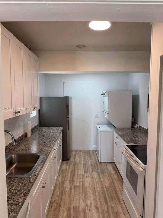 For Sale: $500,000 (4 beds, 3 baths, 1271 Square Feet)