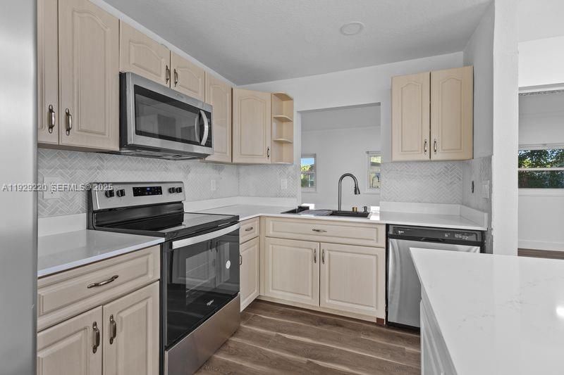 待售: $521,000 (3 贝兹, 2 浴室, 1553 平方英尺)