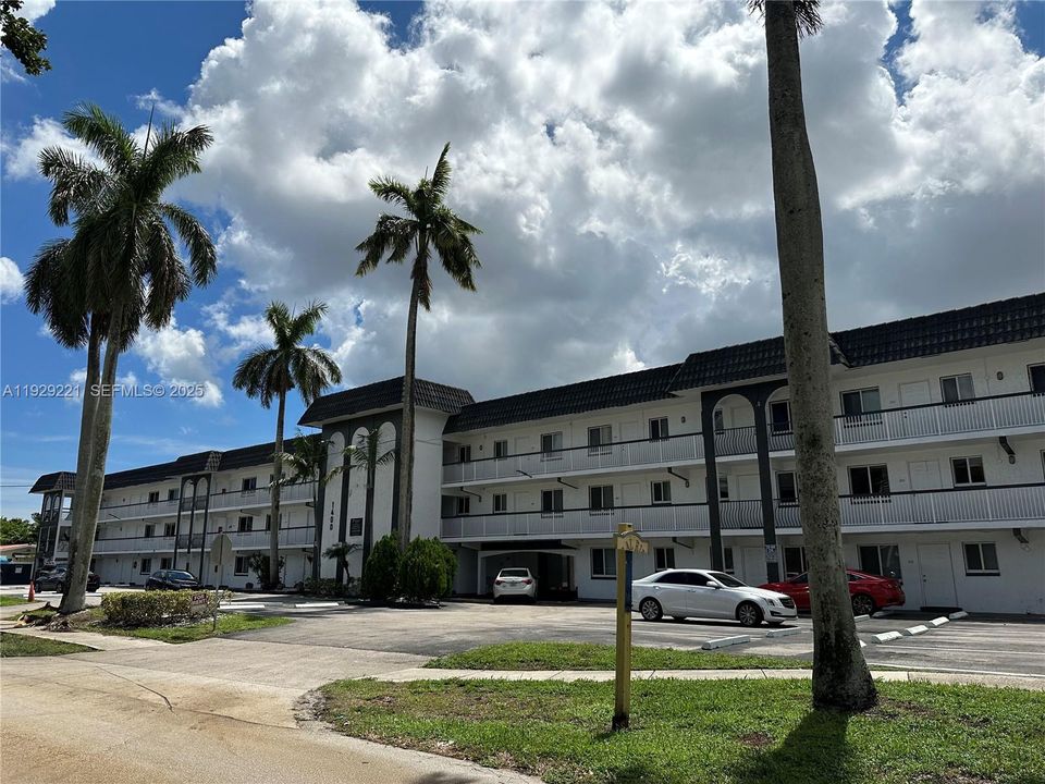 For Rent: $1,995 (2 beds, 2 baths, 0 Square Feet)