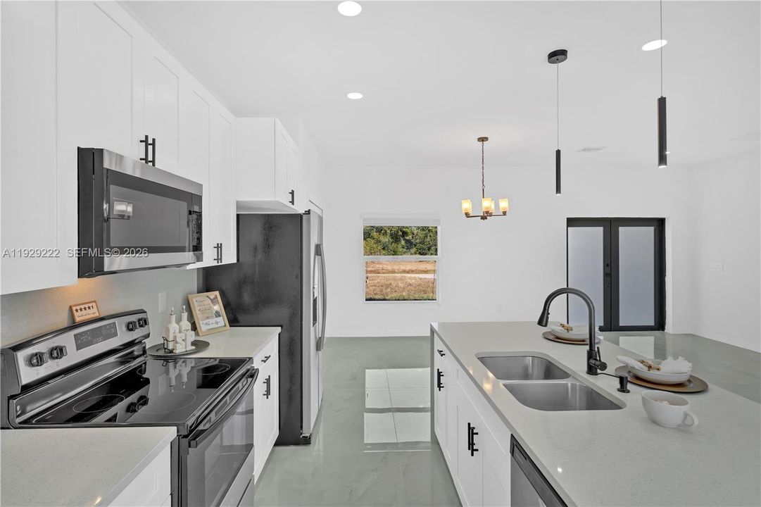 Active With Contract: $294,900 (3 beds, 2 baths, 1406 Square Feet)