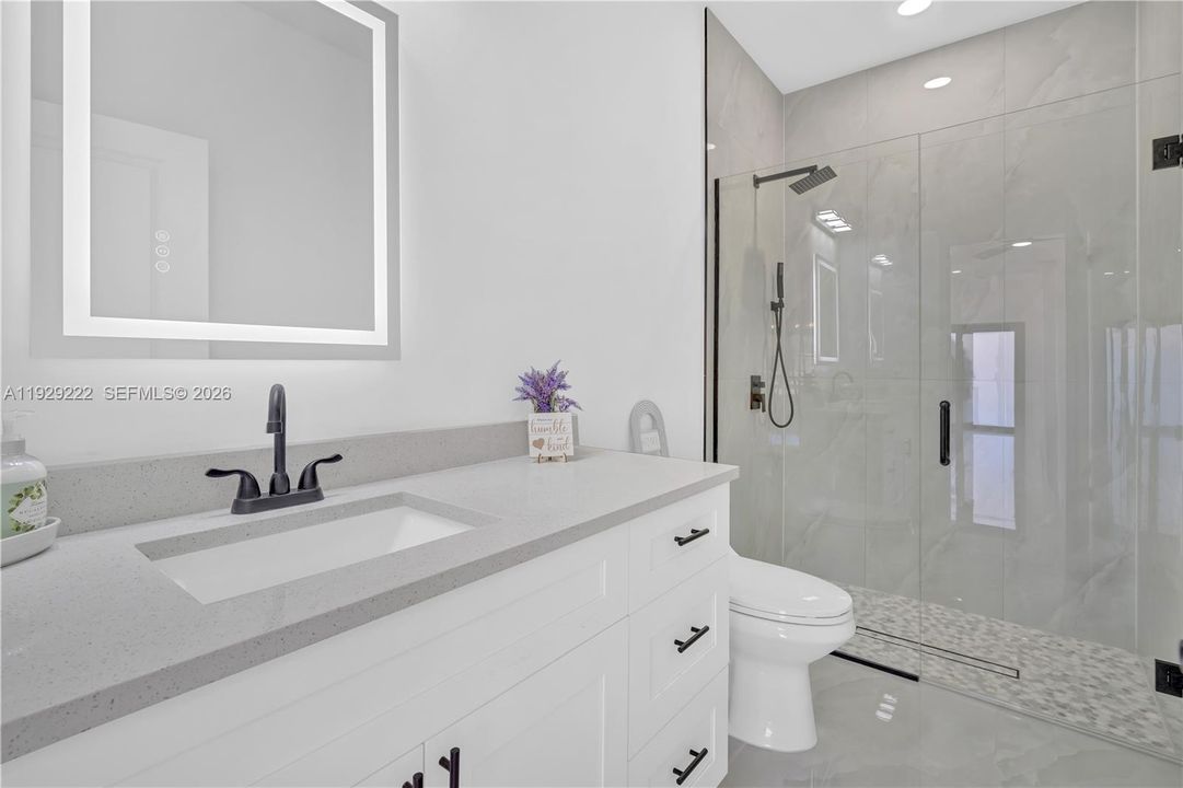 Active With Contract: $294,900 (3 beds, 2 baths, 1406 Square Feet)