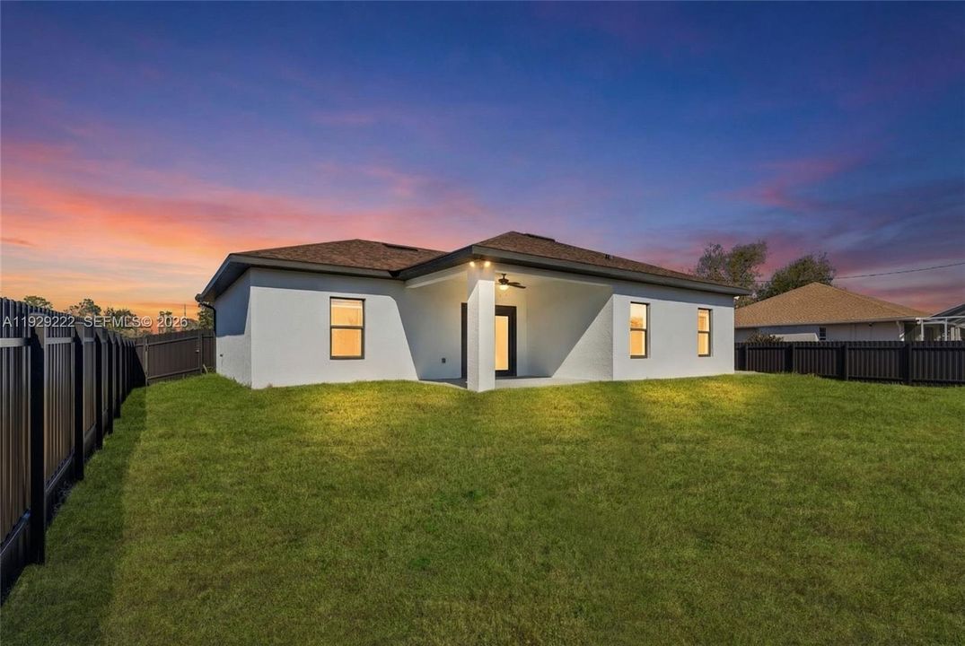 Active With Contract: $294,900 (3 beds, 2 baths, 1406 Square Feet)