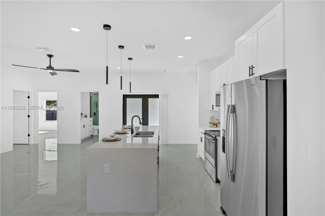 Active With Contract: $294,900 (3 beds, 2 baths, 1406 Square Feet)