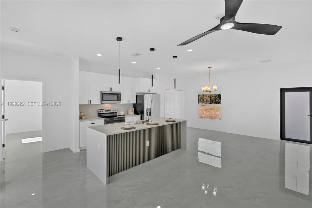 Active With Contract: $294,900 (3 beds, 2 baths, 1406 Square Feet)