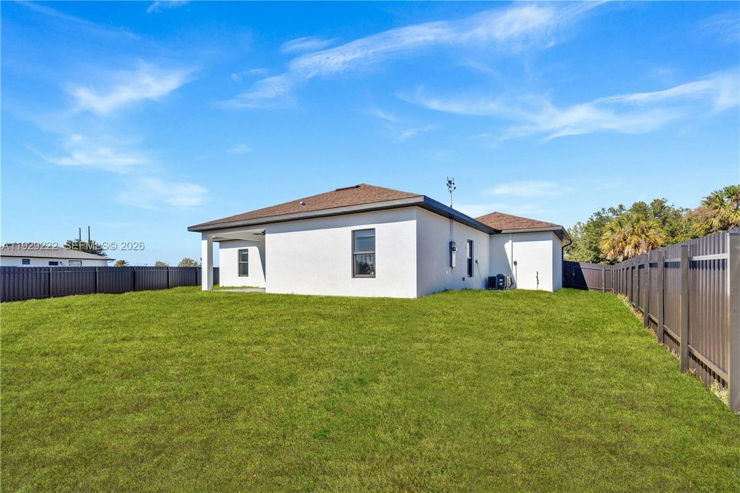 Active With Contract: $294,900 (3 beds, 2 baths, 1406 Square Feet)