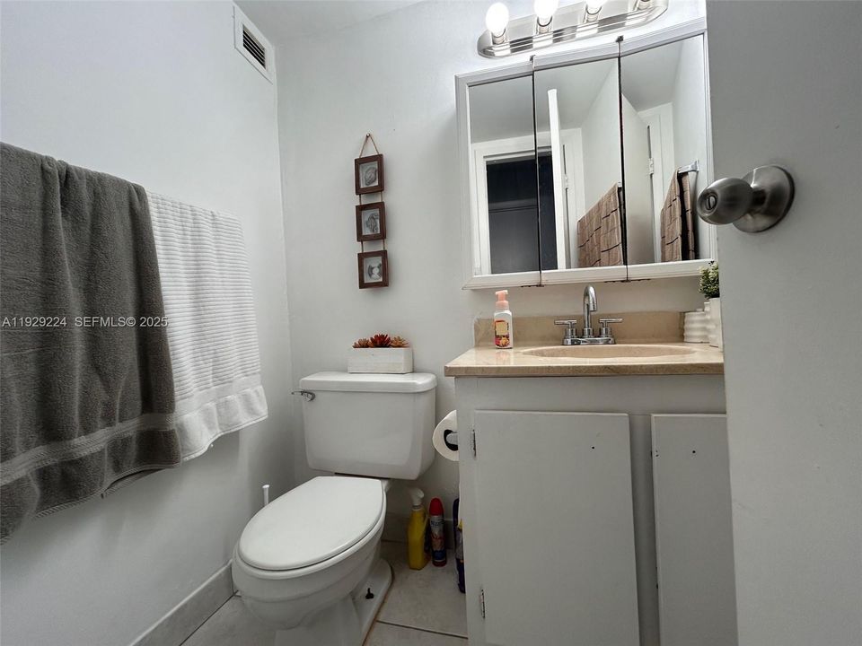 В аренду: $1,800 (1 спален, 1 ванн, 767 Квадратных фут)