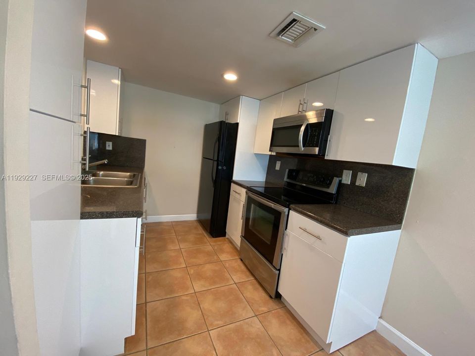 В аренду: $2,850 (2 спален, 2 ванн, 1349 Квадратных фут)