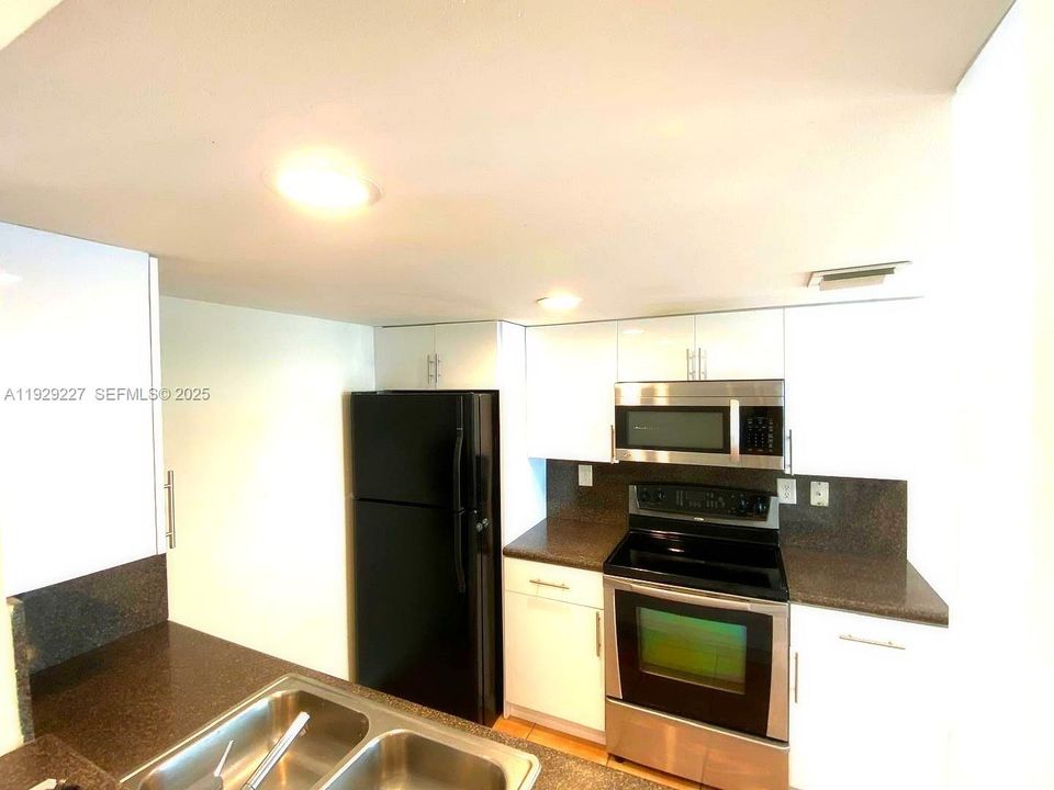 В аренду: $2,850 (2 спален, 2 ванн, 1349 Квадратных фут)