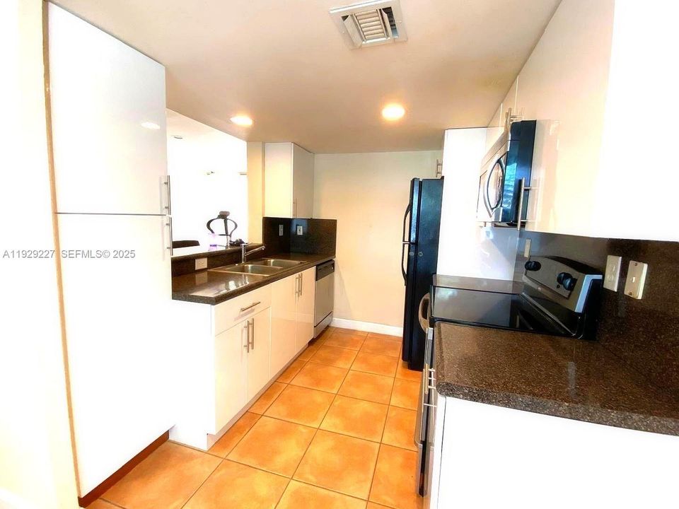 В аренду: $2,850 (2 спален, 2 ванн, 1349 Квадратных фут)