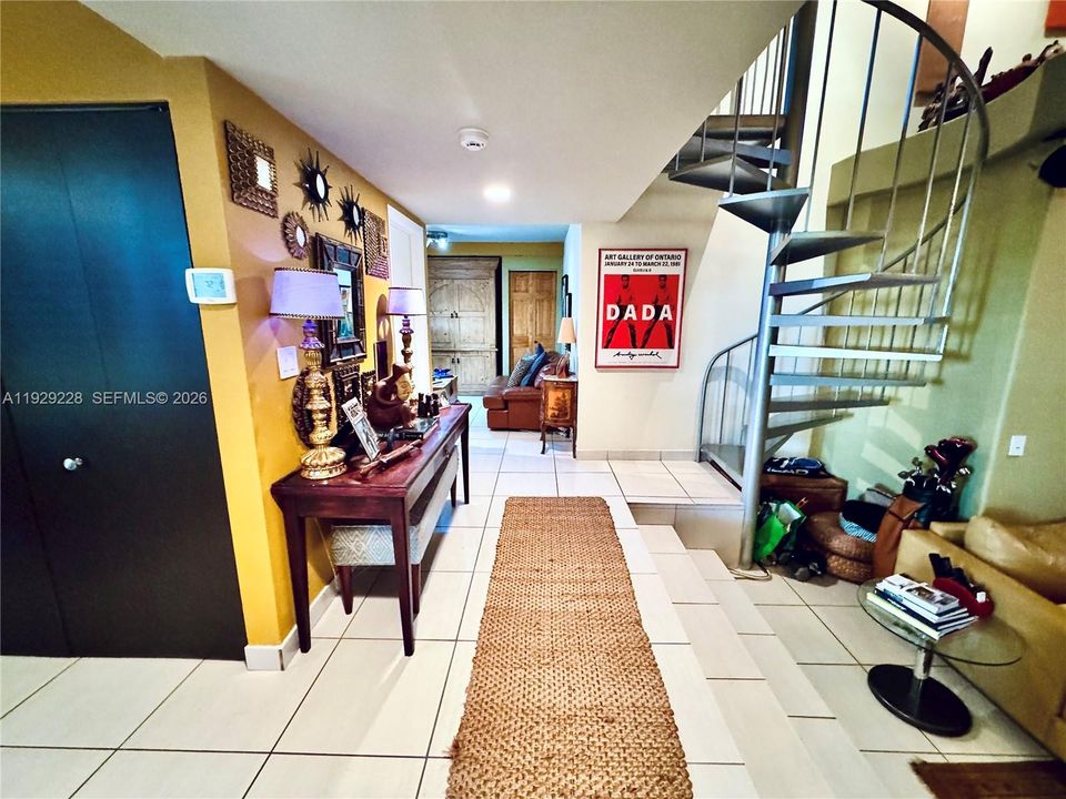 На продажу: $879,000 (2 спален, 2 ванн, 1641 Квадратных фут)