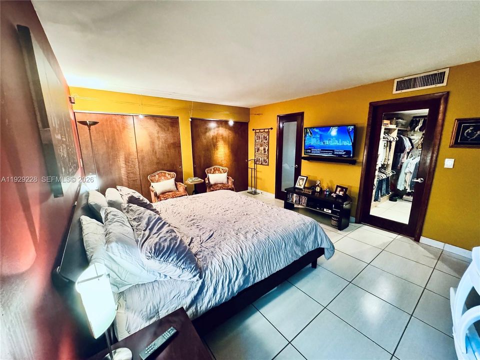 На продажу: $879,000 (2 спален, 2 ванн, 1641 Квадратных фут)