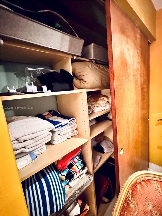 На продажу: $879,000 (2 спален, 2 ванн, 1641 Квадратных фут)