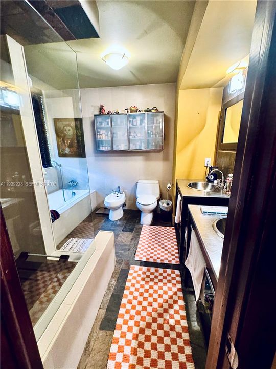 На продажу: $879,000 (2 спален, 2 ванн, 1641 Квадратных фут)