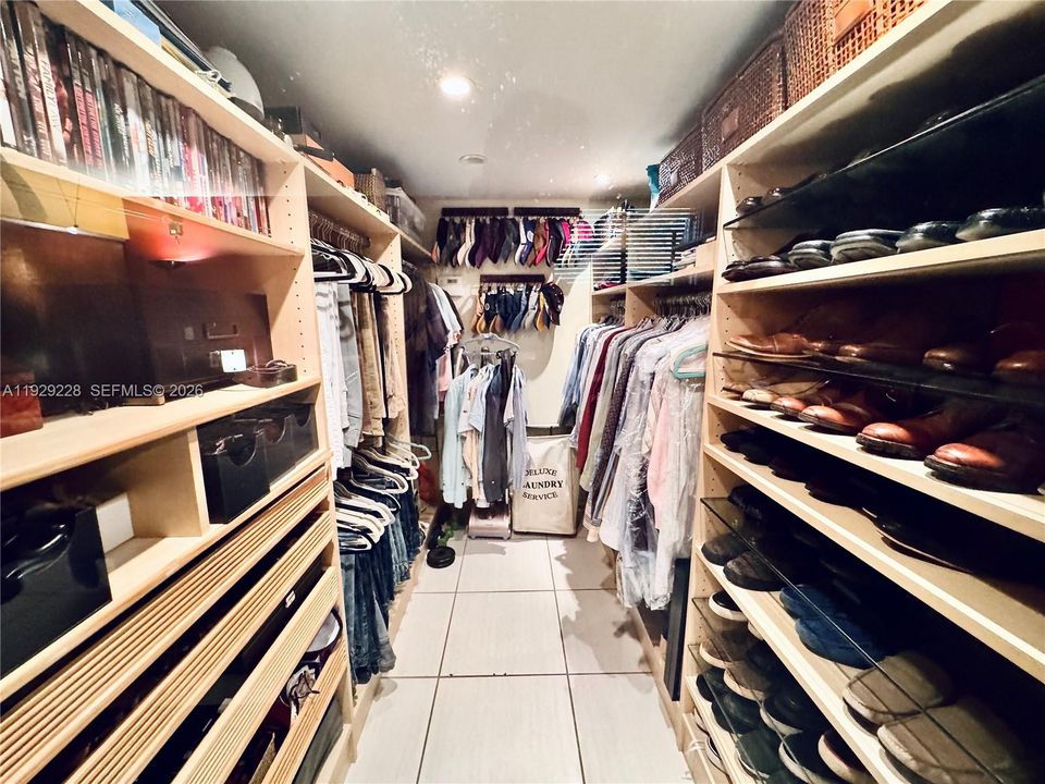 На продажу: $879,000 (2 спален, 2 ванн, 1641 Квадратных фут)