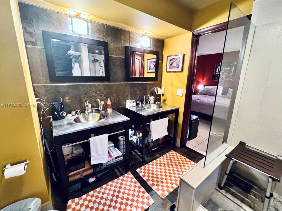 На продажу: $879,000 (2 спален, 2 ванн, 1641 Квадратных фут)