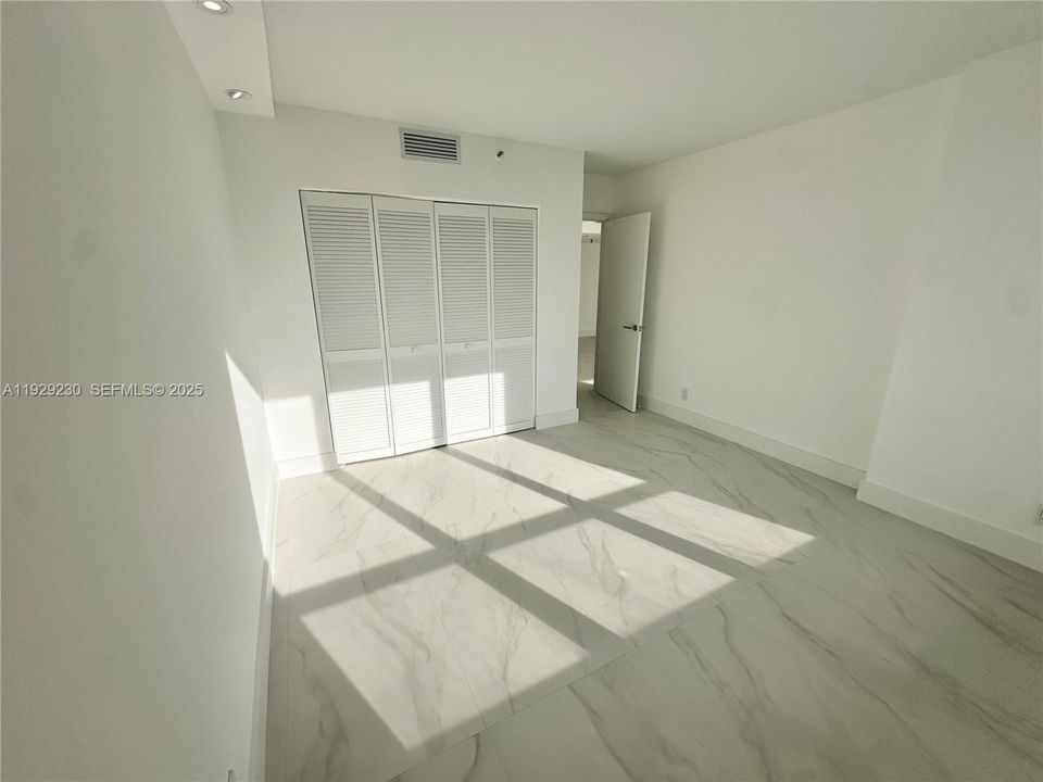 For Rent: $3,500 (2 beds, 2 baths, 1054 Square Feet)