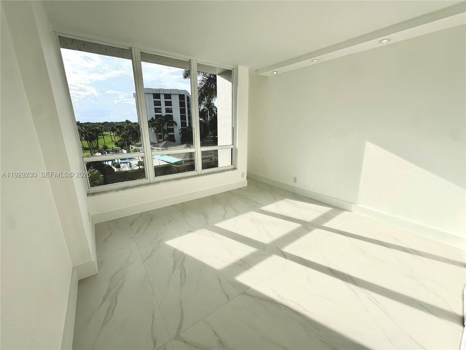 For Rent: $3,500 (2 beds, 2 baths, 1054 Square Feet)