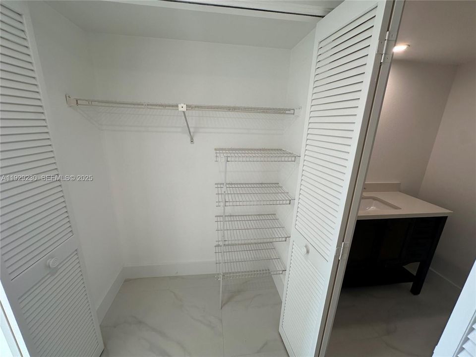 For Rent: $3,500 (2 beds, 2 baths, 1054 Square Feet)