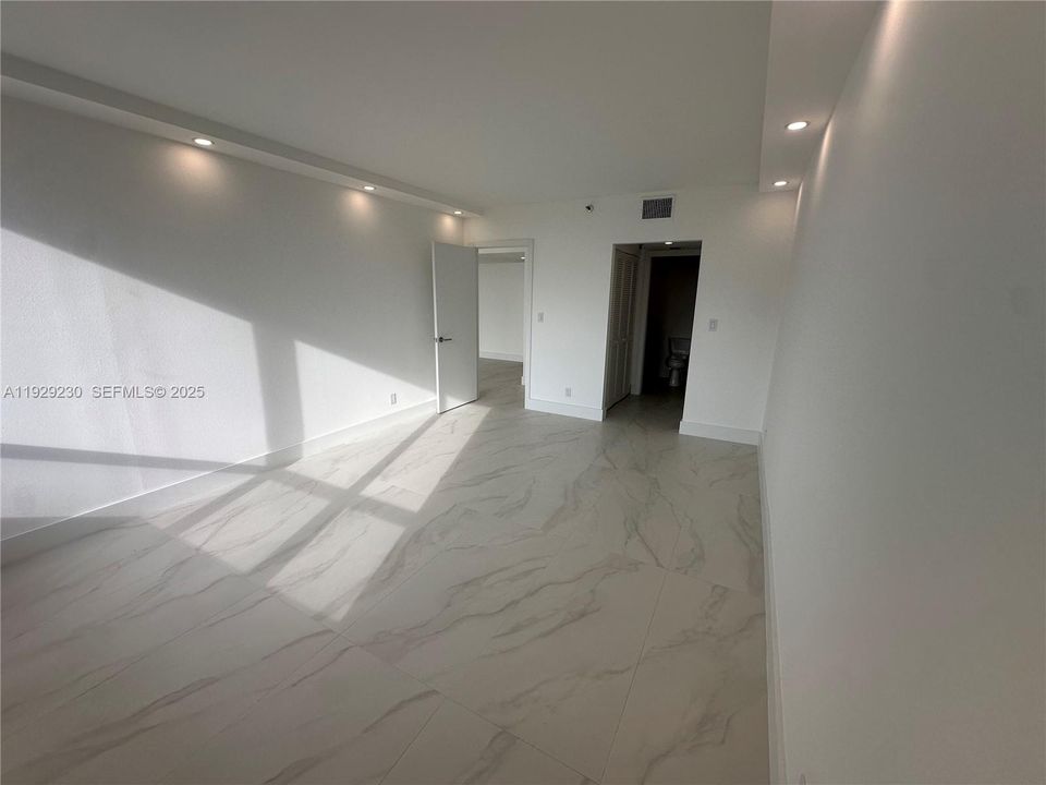 For Rent: $3,500 (2 beds, 2 baths, 1054 Square Feet)