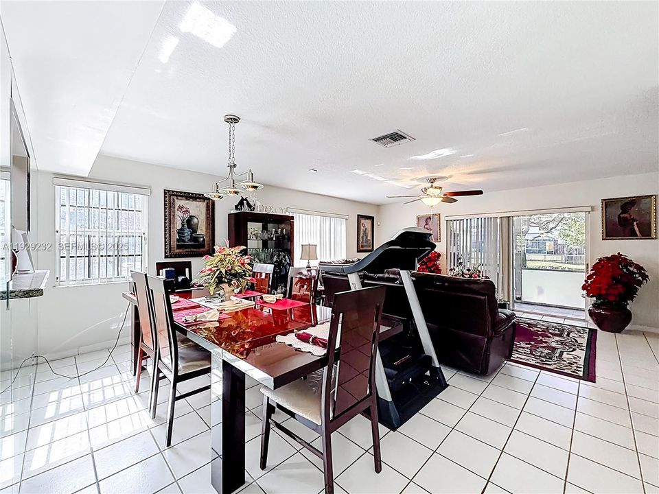 For Sale: $420,000 (3 beds, 2 baths, 1580 Square Feet)