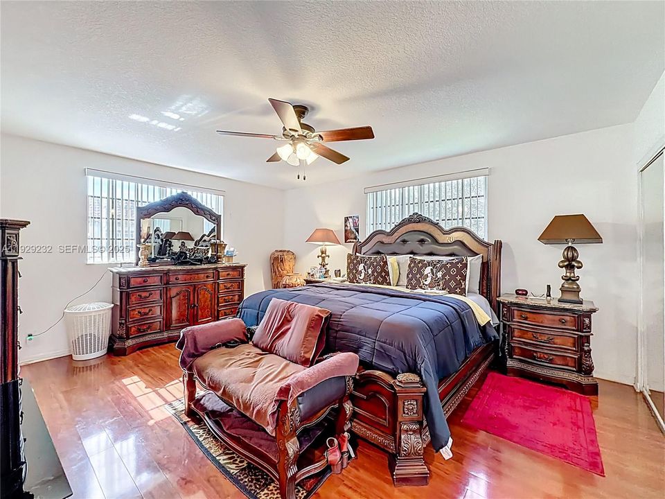 For Sale: $420,000 (3 beds, 2 baths, 1580 Square Feet)