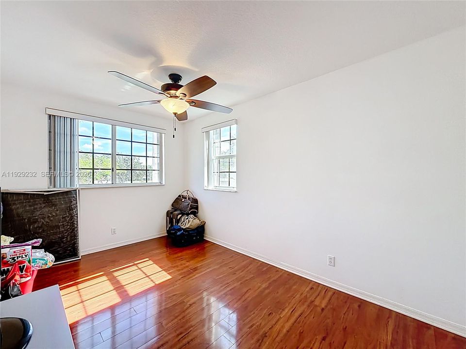 For Sale: $420,000 (3 beds, 2 baths, 1580 Square Feet)