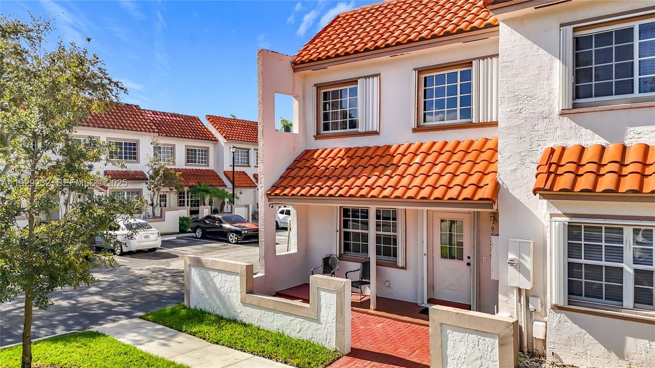 For Sale: $420,000 (3 beds, 2 baths, 1580 Square Feet)