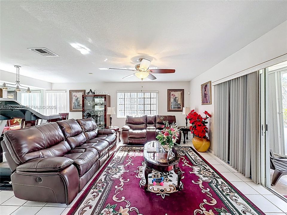 For Sale: $420,000 (3 beds, 2 baths, 1580 Square Feet)