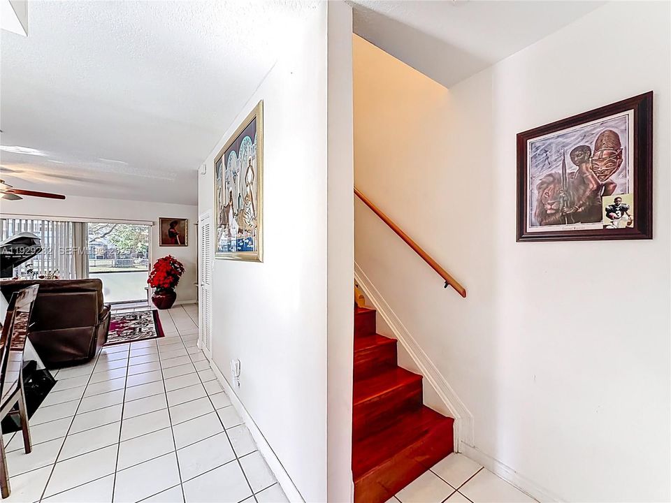 For Sale: $420,000 (3 beds, 2 baths, 1580 Square Feet)