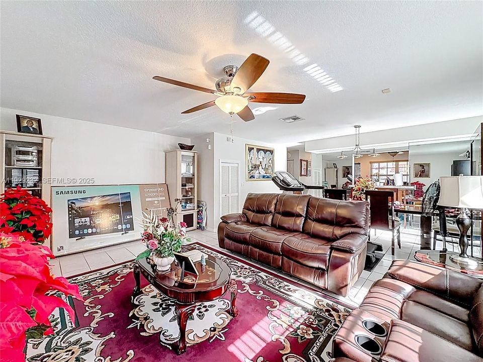 For Sale: $420,000 (3 beds, 2 baths, 1580 Square Feet)