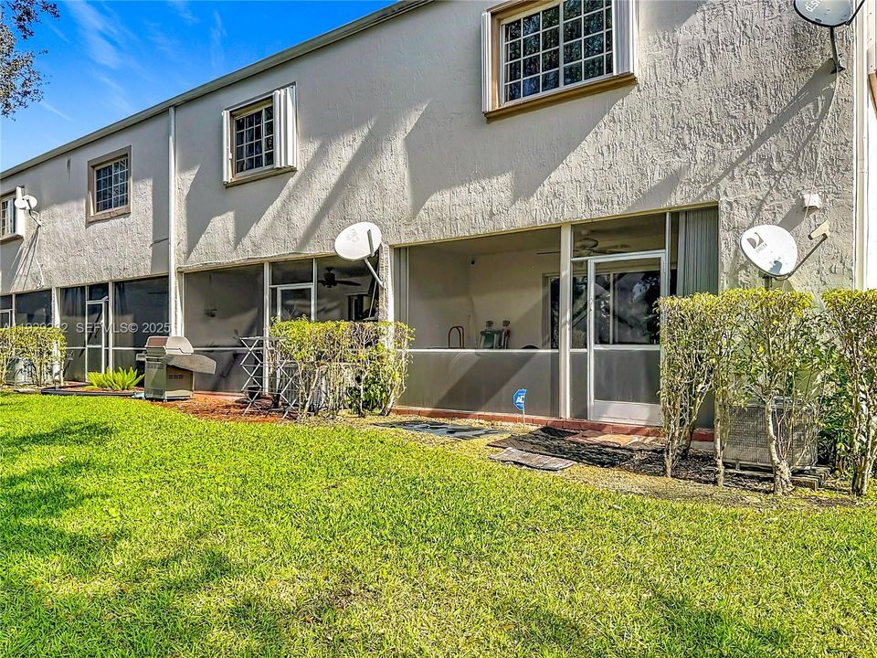 For Sale: $420,000 (3 beds, 2 baths, 1580 Square Feet)