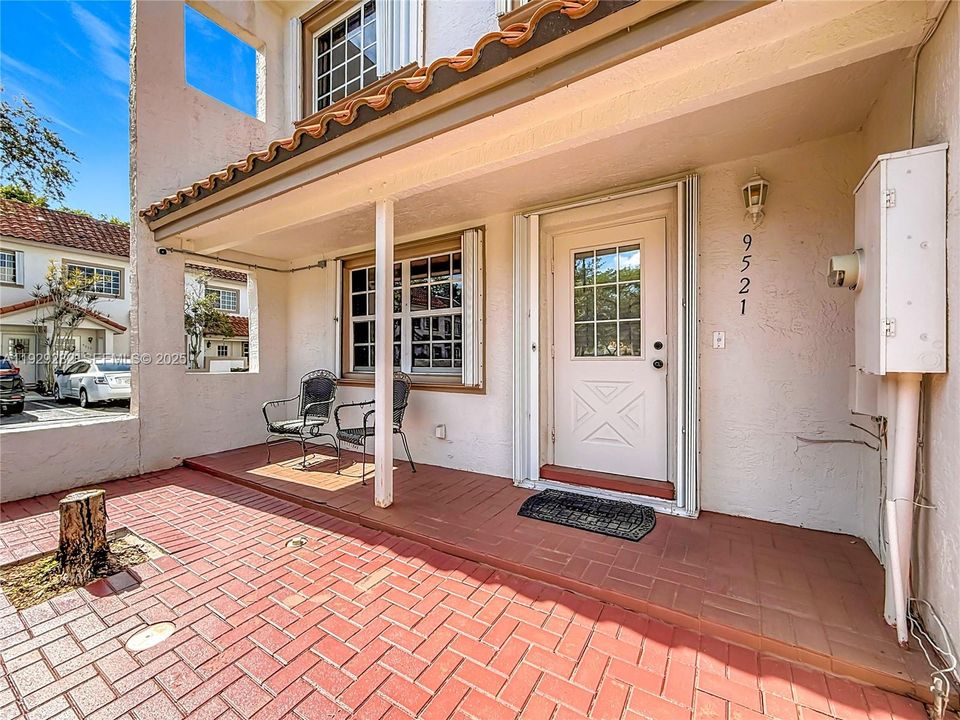 For Sale: $420,000 (3 beds, 2 baths, 1580 Square Feet)