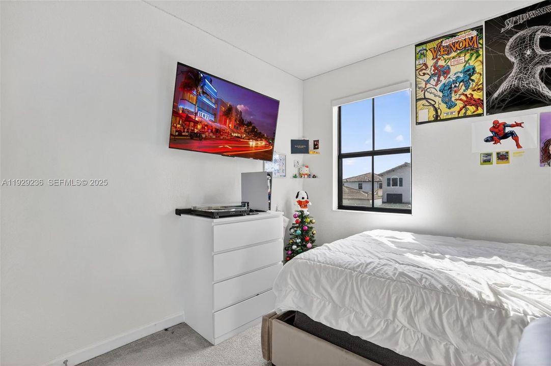 For Sale: $575,000 (4 beds, 2 baths, 2598 Square Feet)