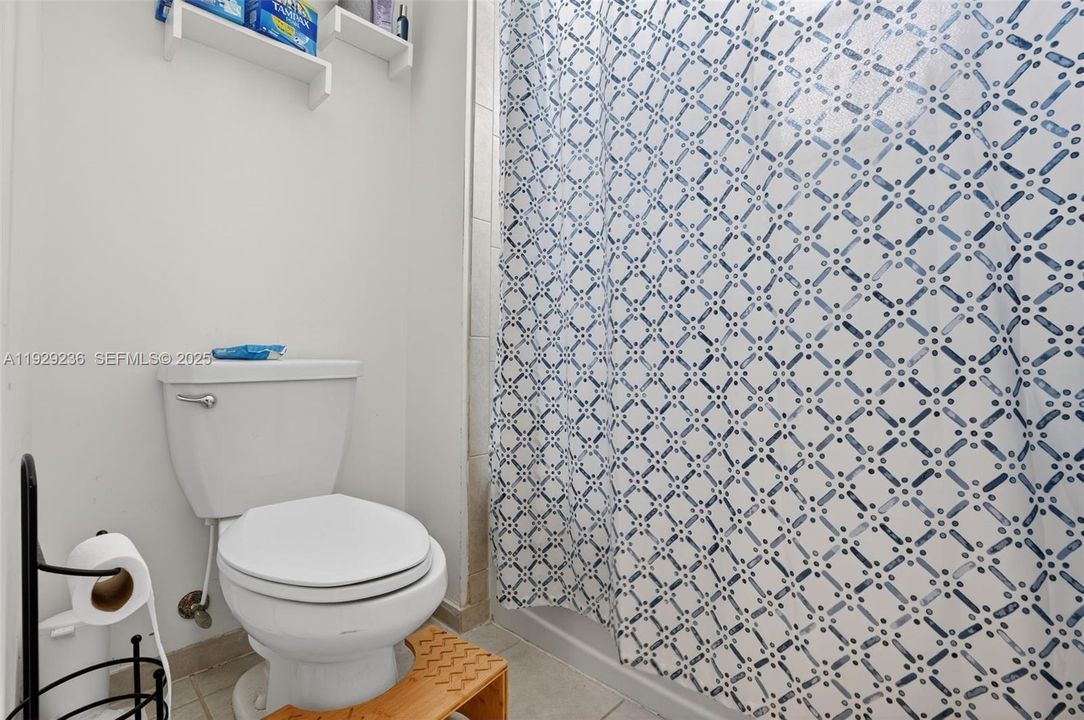 For Sale: $575,000 (4 beds, 2 baths, 2598 Square Feet)