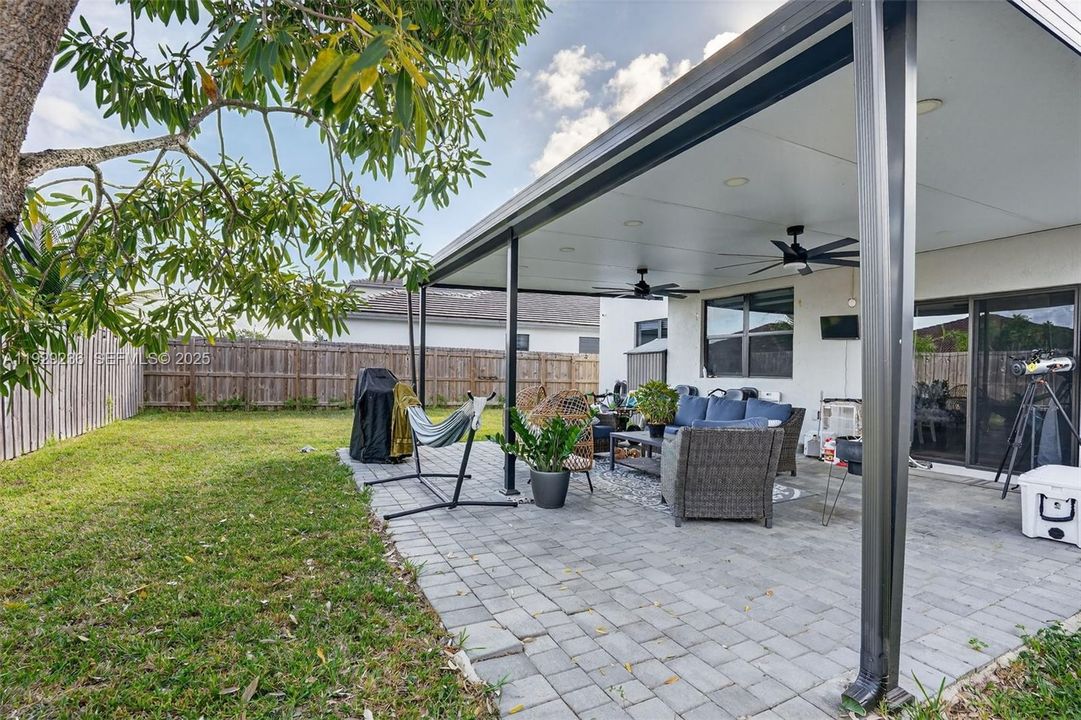 For Sale: $575,000 (4 beds, 2 baths, 2598 Square Feet)