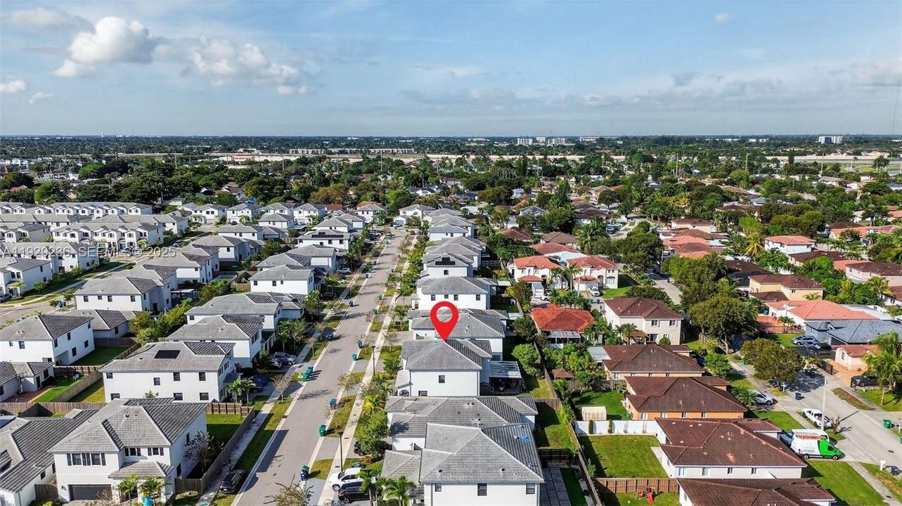 For Sale: $575,000 (4 beds, 2 baths, 2598 Square Feet)