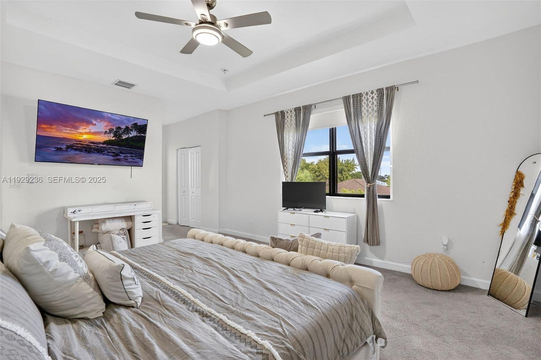 For Sale: $575,000 (4 beds, 2 baths, 2598 Square Feet)