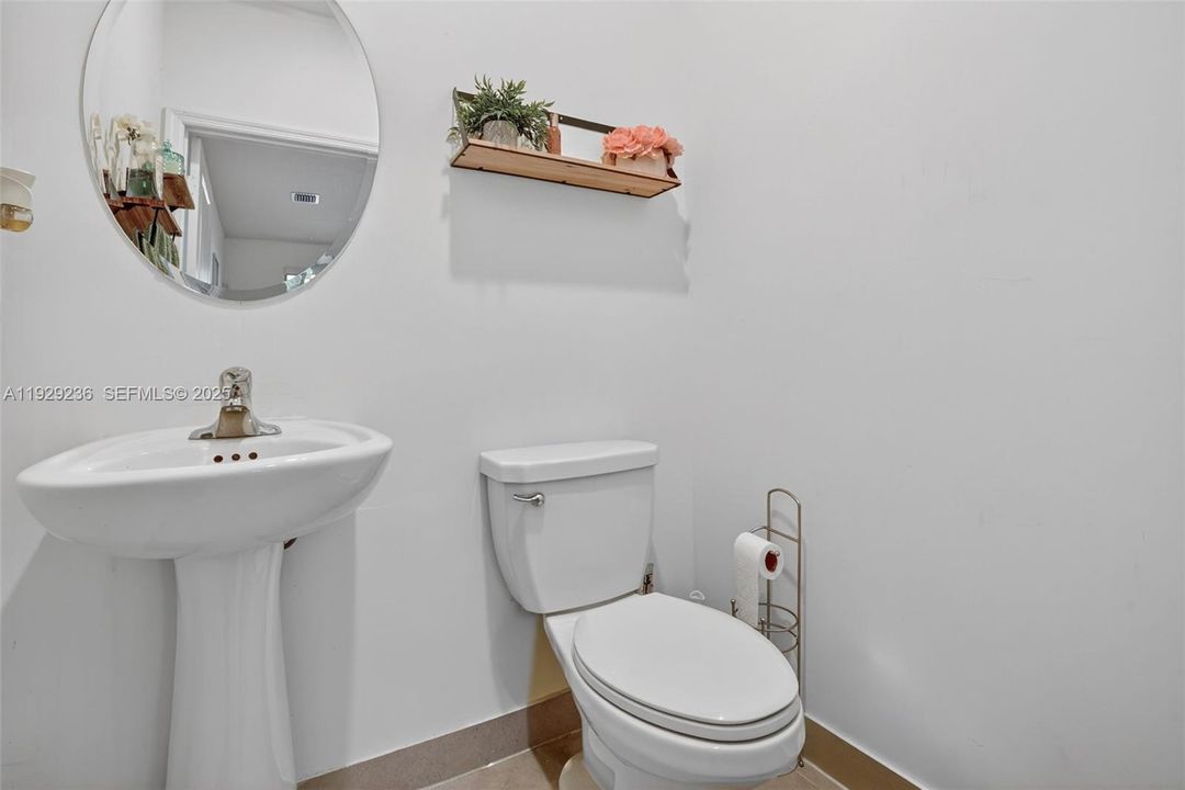 For Sale: $575,000 (4 beds, 2 baths, 2598 Square Feet)