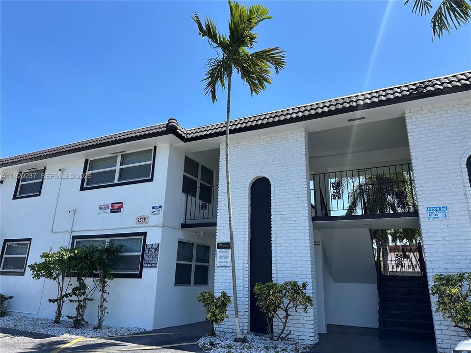 En Renta: $1,695 (1 camas, 1 baños, 700 Pies cuadrados)