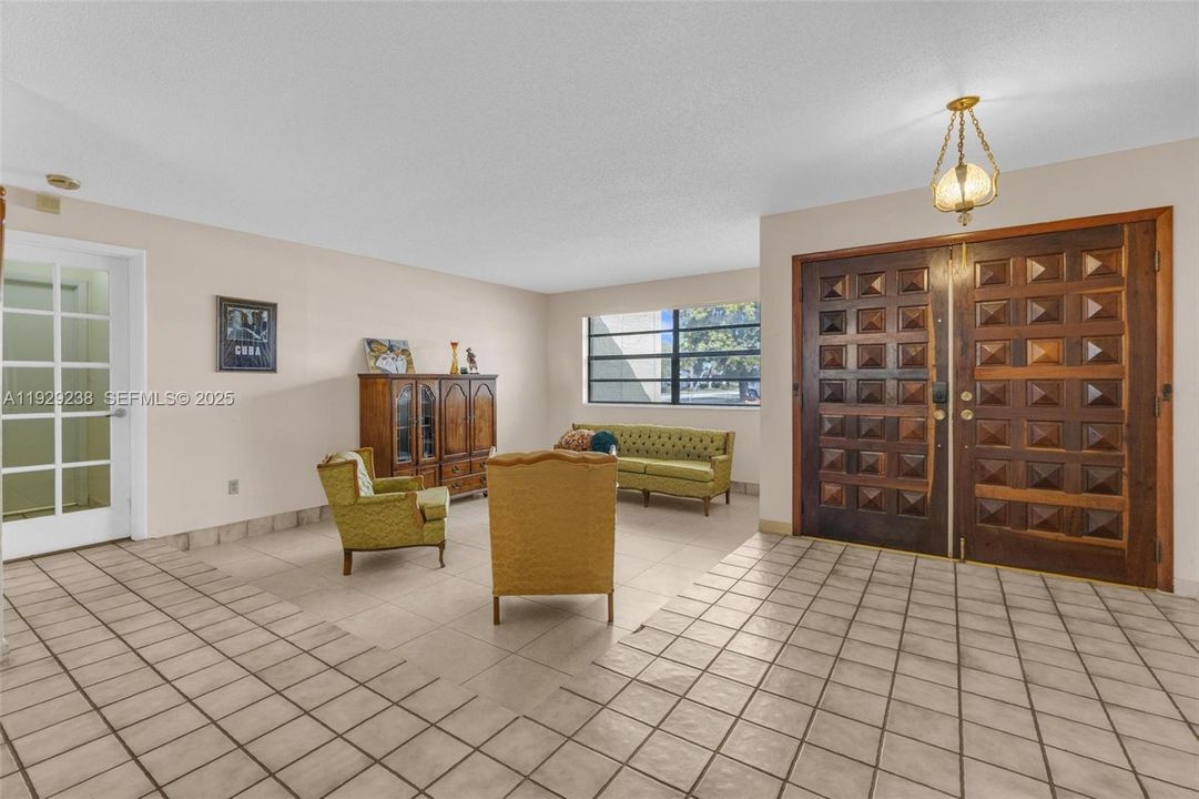 Active With Contract: $550,000 (3 beds, 2 baths, 1775 Square Feet)