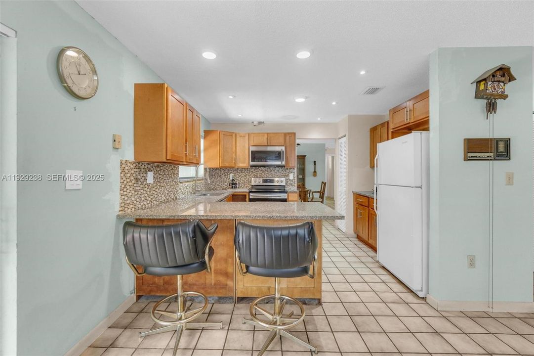 Active With Contract: $550,000 (3 beds, 2 baths, 1775 Square Feet)