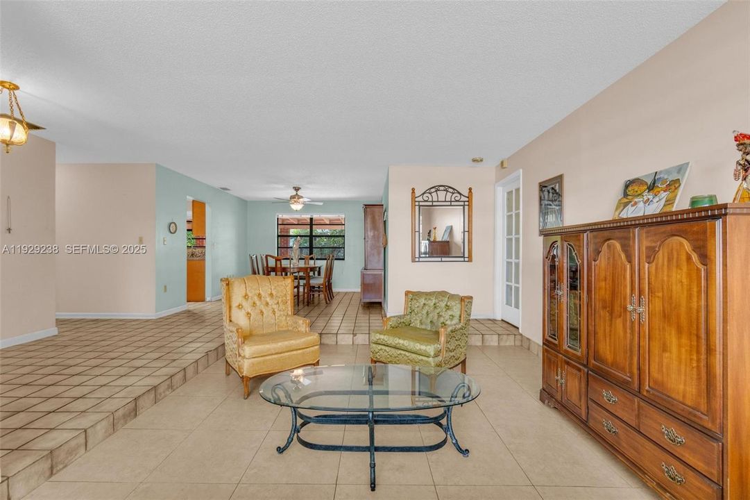 Active With Contract: $550,000 (3 beds, 2 baths, 1775 Square Feet)