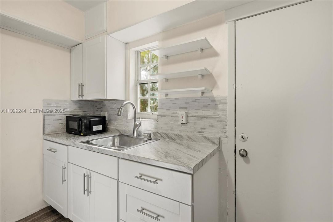 出租: $1,750 (0 贝兹, 1 浴室, 600 平方英尺)