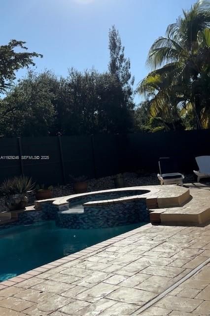 На продажу: $890,000 (5 спален, 3 ванн, 2598 Квадратных фут)